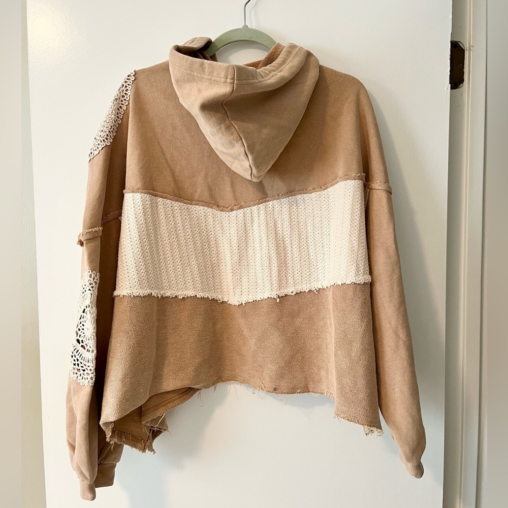POL Crochet Tan Sweatshirt Top - Picture 2 of 6